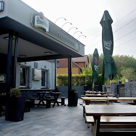 Penzion 68 Hotel Kladno Kültér fotó