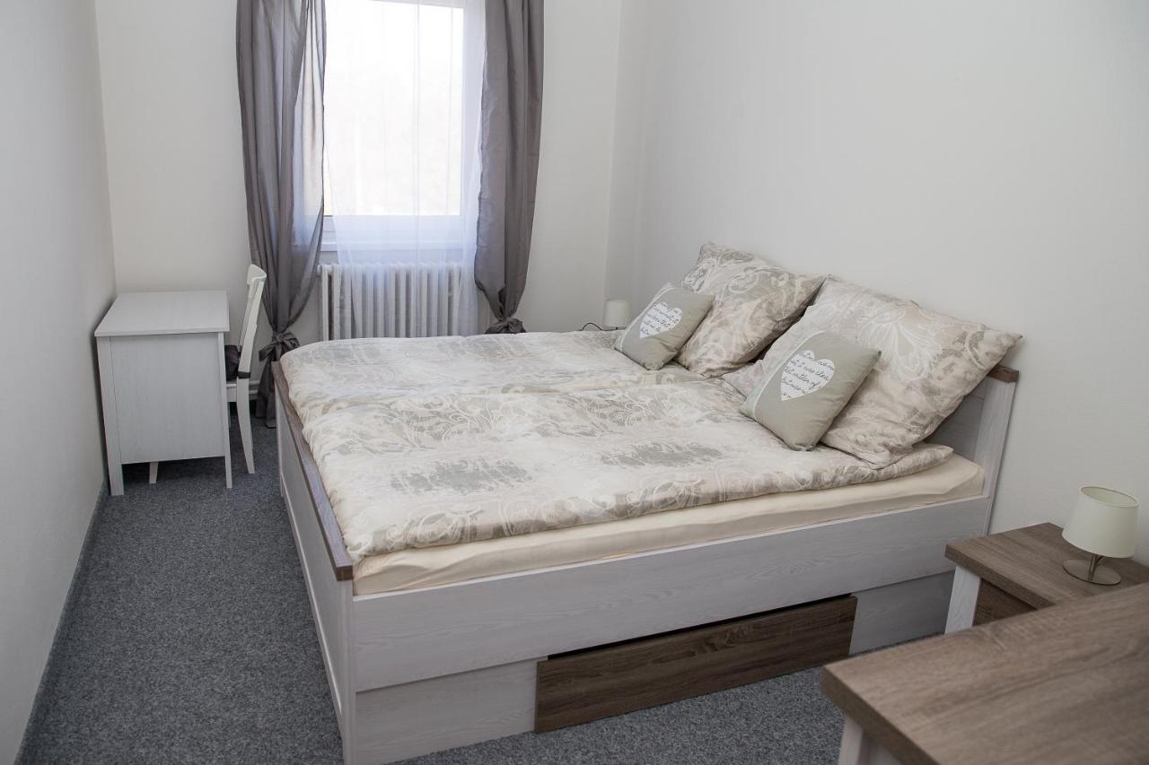 Penzion 68 Hotel Kladno Kültér fotó